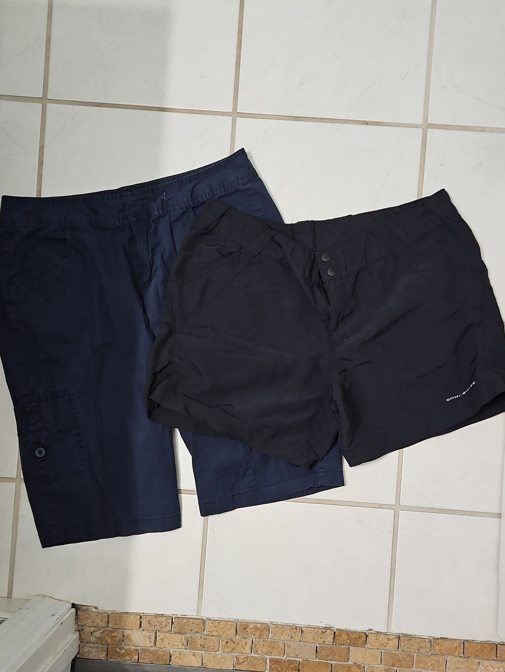 L/10 Womens Set Of 2 Columbia And Caribbean Joe Shorts